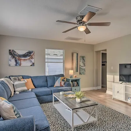 Clearwater Seaside Bungalow Patio And Grill!